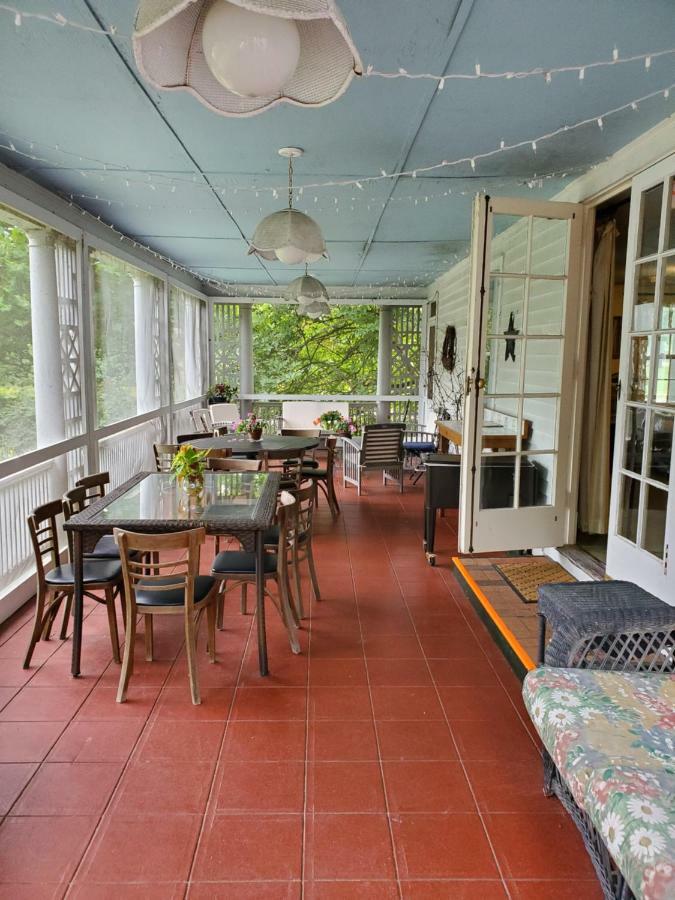 Windflower Inn Ґрейт-Баррінґтон Екстер'єр фото